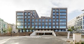Churchill-square4.JPG